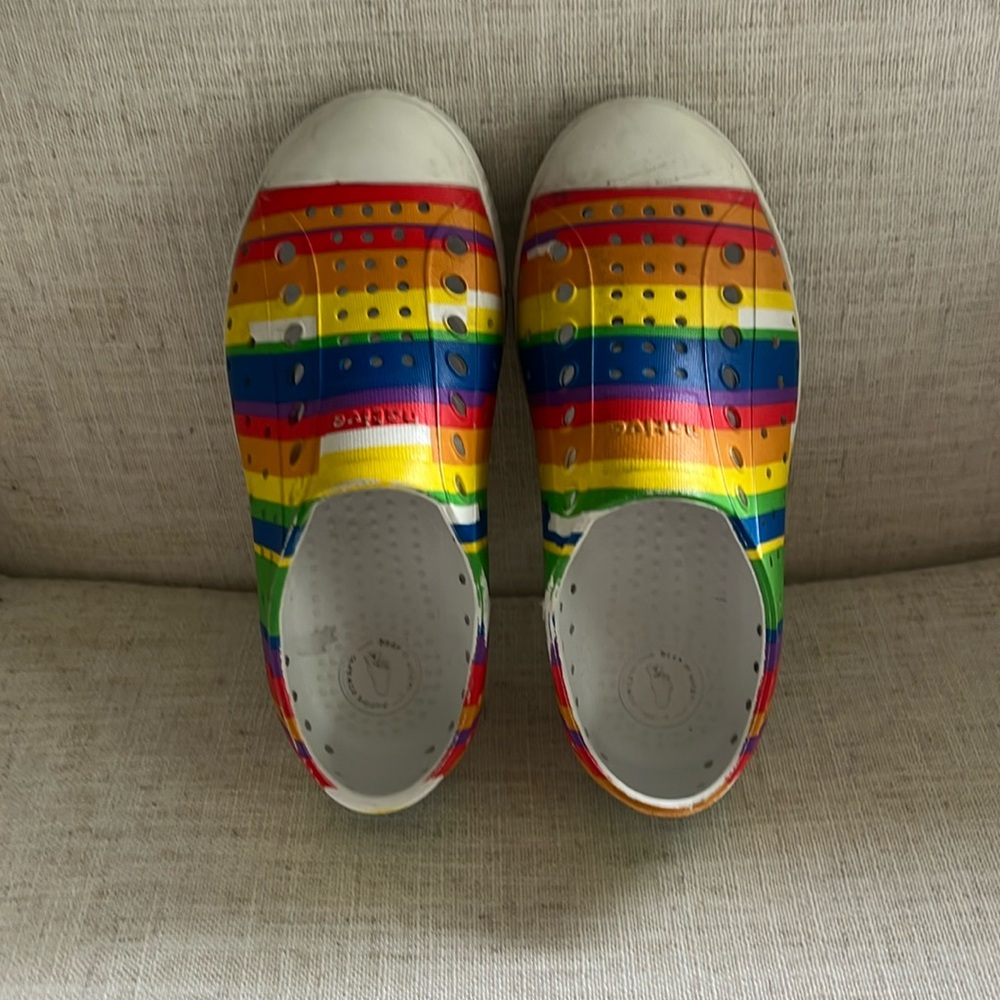 Kids rainbow Native shoes. size C11.